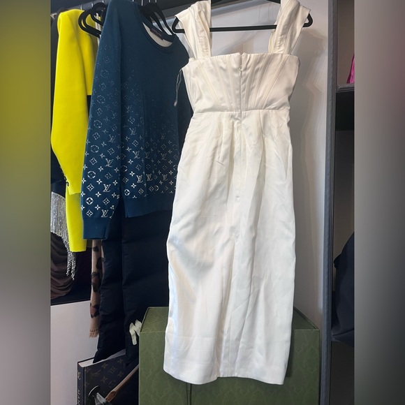 House of CB LORETTA dress - Picture 9 of 14